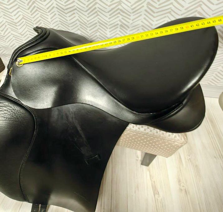 Седло выездковое Sommer Diplomat 17,5/33